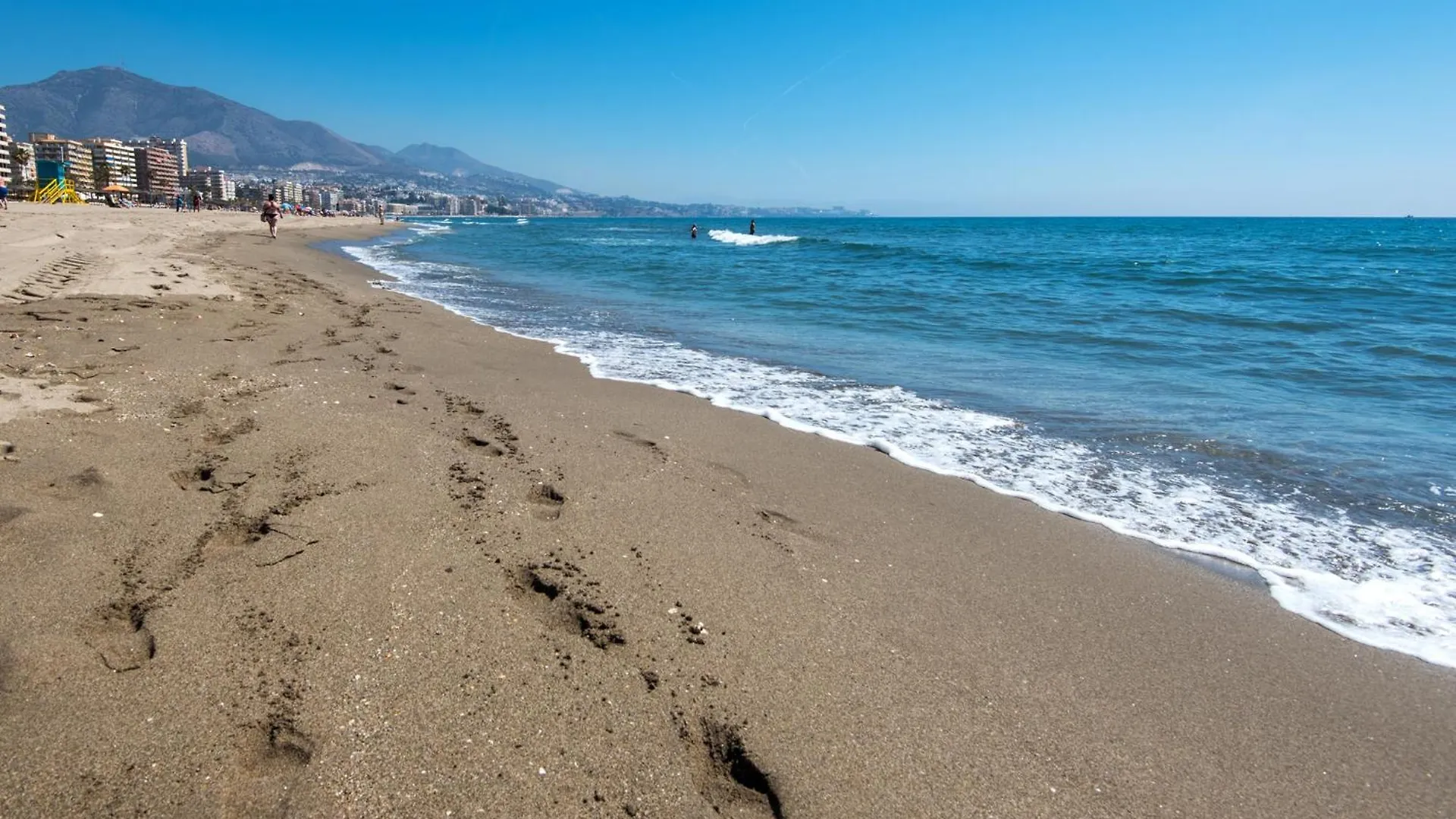 Boliches Center Apartment Next To The Beach, Parking, Pool & Terrace Fuengirola Spain