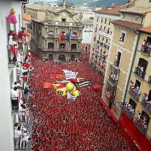 Atico En La Plaza Del Ayuntamiento Apartamento Pamplona